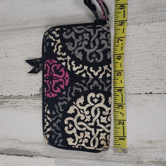 Loved Vera Bradley Canterbury Magenta fold zipup wristlet - Picture 11 of 12